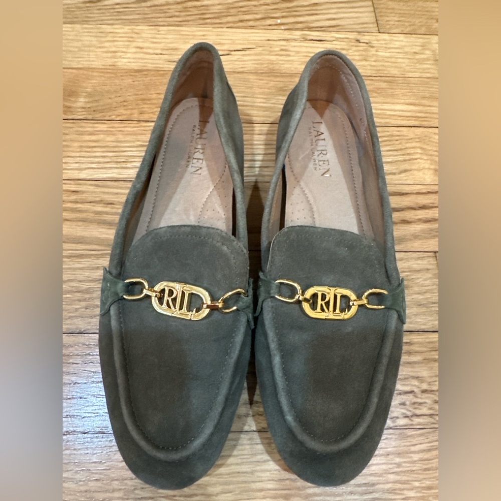 Lauren Ralph Lauren Green Suede Loafers w/ Gold Chain | US 7
